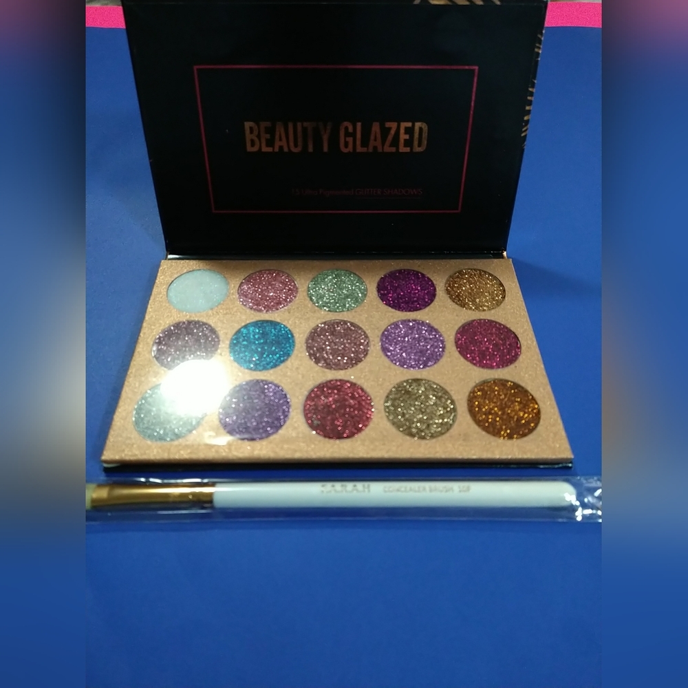 Beauty Glazed Pressed Glitter Palette w/brush